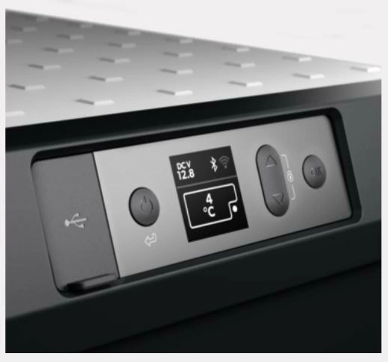 Dometic CFX3-75DZ Mobile Dual Zone Compressor Cool Box Fridge And Freezer 6 Dometic CFX3-75DZ Mobile Dual Zone Compressor Cool Box Fridge And Freezer - Image 4