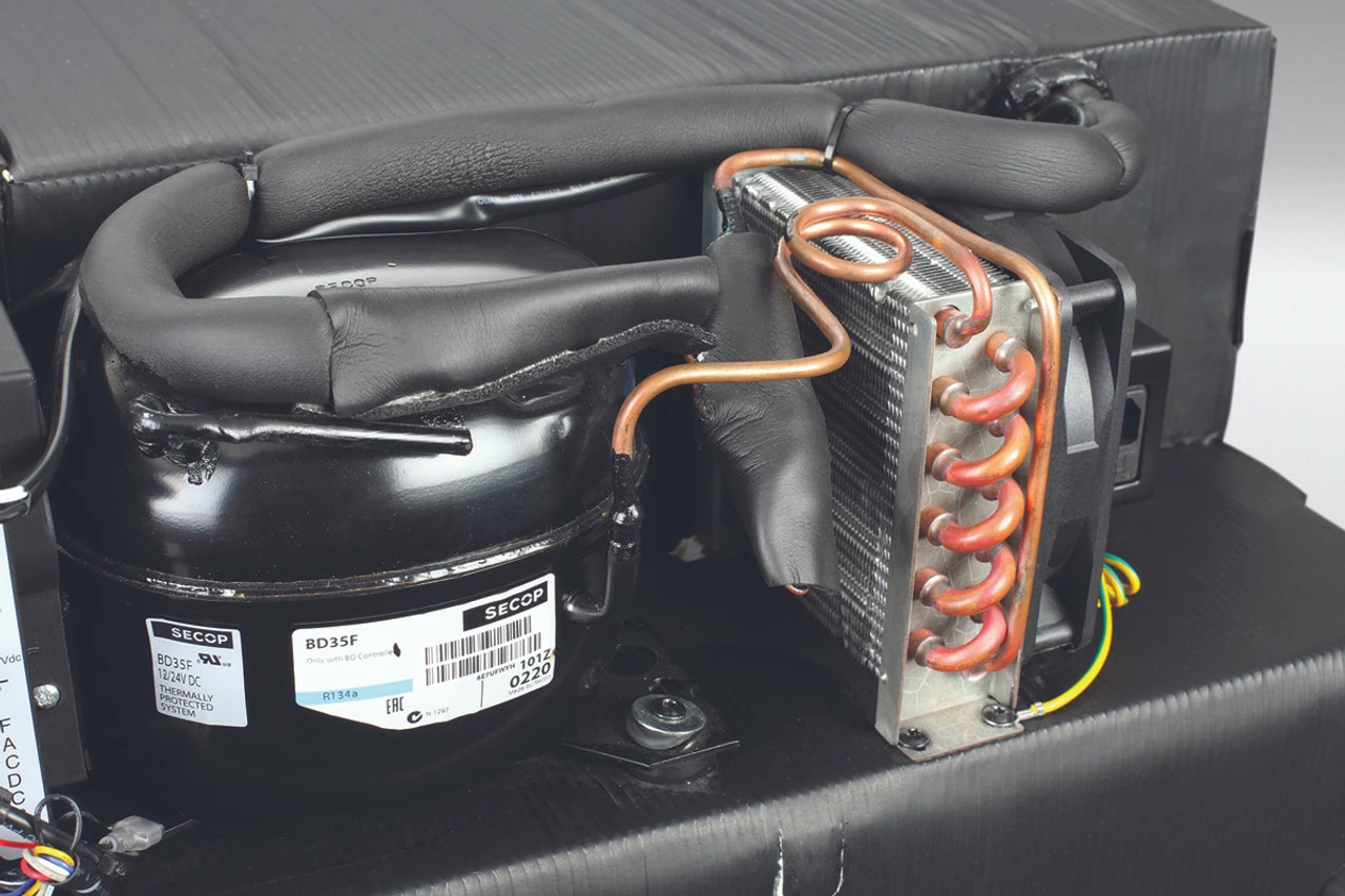 Dometic Waeco CRX50 Fridge 12volt 24v Compressor Marine Campervan Refrigerator 9 Dometic Waeco CRX50 Fridge 12volt 24v Compressor Marine Campervan Refrigerator - Image 7