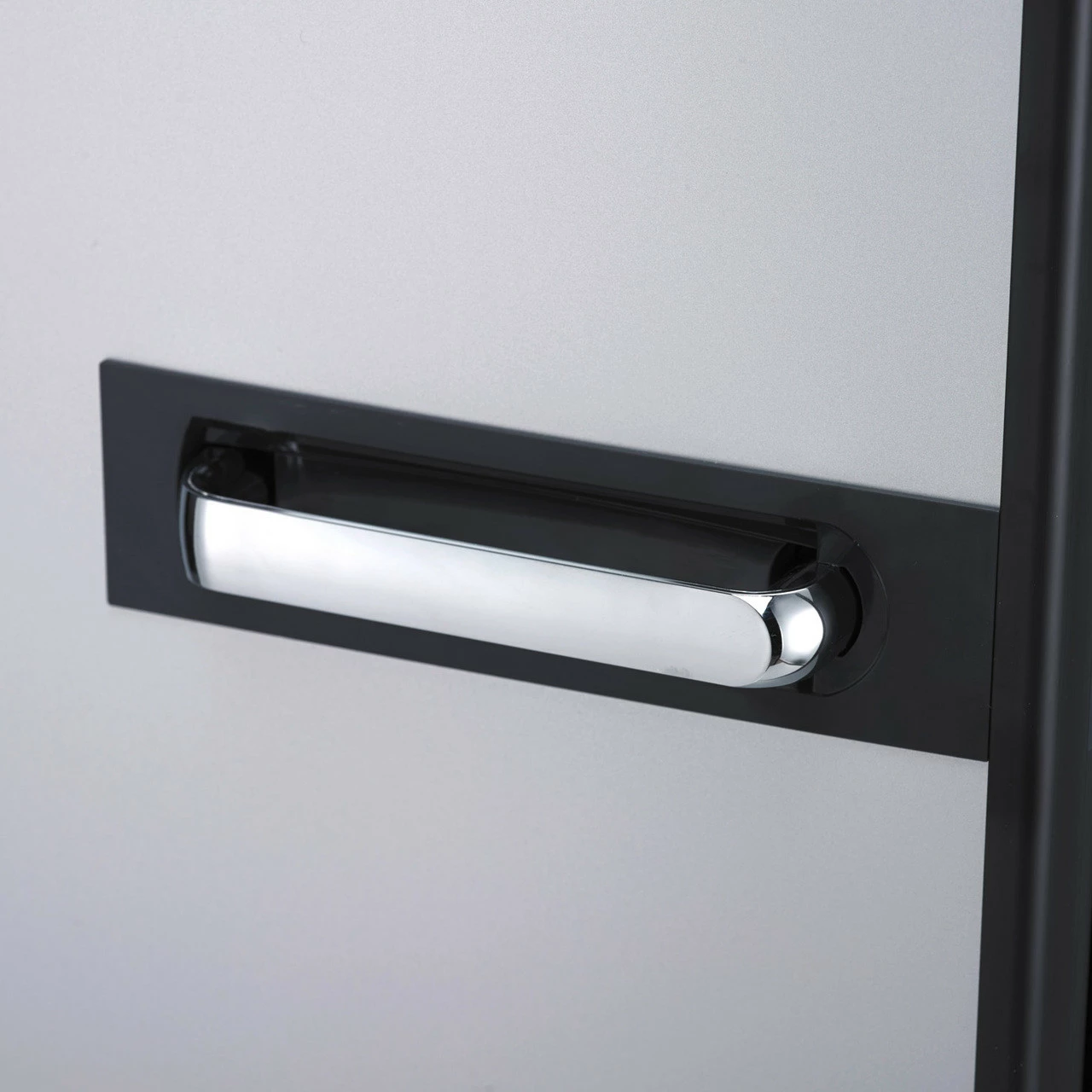 Dometic RML 9430/9435 Caravan Motorhome Fridge Freezer 3 Way 6 Dometic RML 9430/9435 Caravan Motorhome Fridge Freezer 3 Way - Image 4