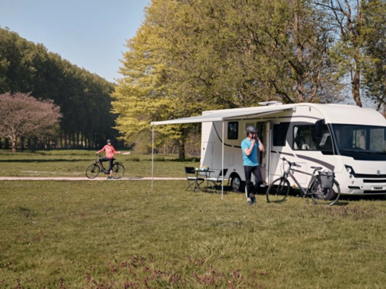 Thule Omnistor 4200 Wall-Mounted Campervan Awning 3 Thule Omnistor 4200 Wall-Mounted Campervan Awning