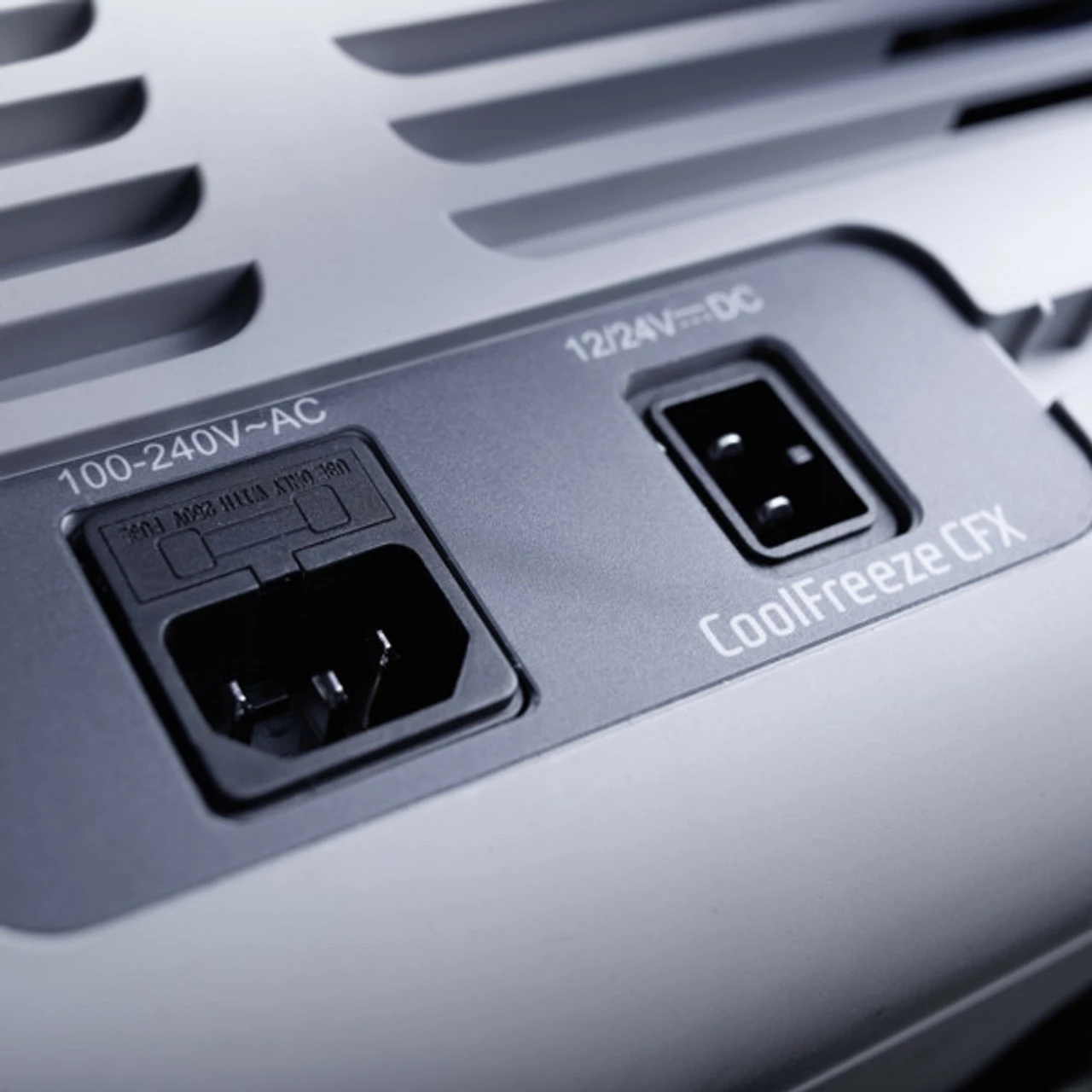 Waeco CFX65DZ Dual Zone 12v Mains Mobile Freezer Cool Box 6 Waeco CFX65DZ Dual Zone 12v Mains Mobile Freezer Cool Box - Image 4