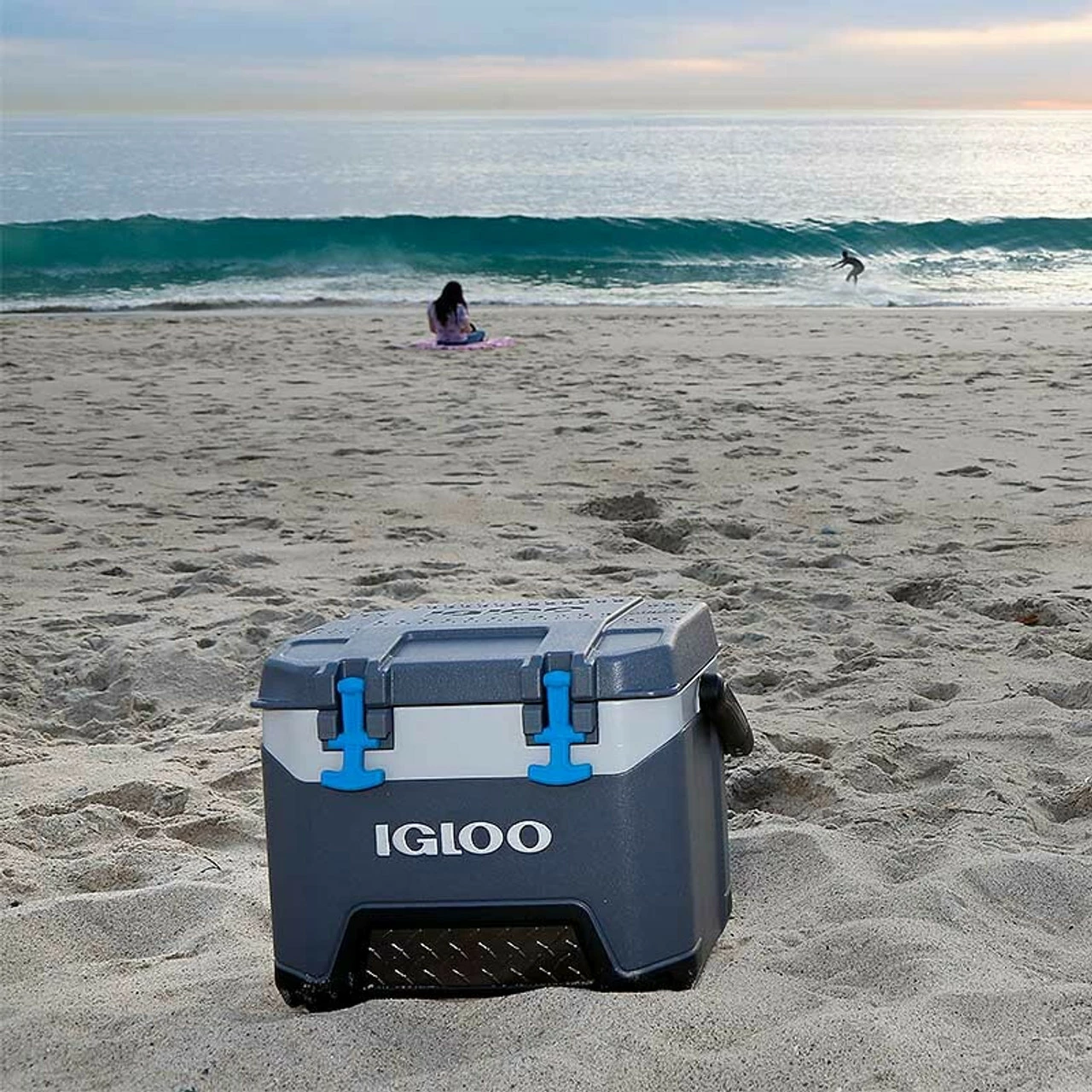 Igloo BMX 25 Heavy Duty Fishing Camping Cool Box 13 Igloo BMX 25 Heavy Duty Fishing Camping Cool Box - Image 11