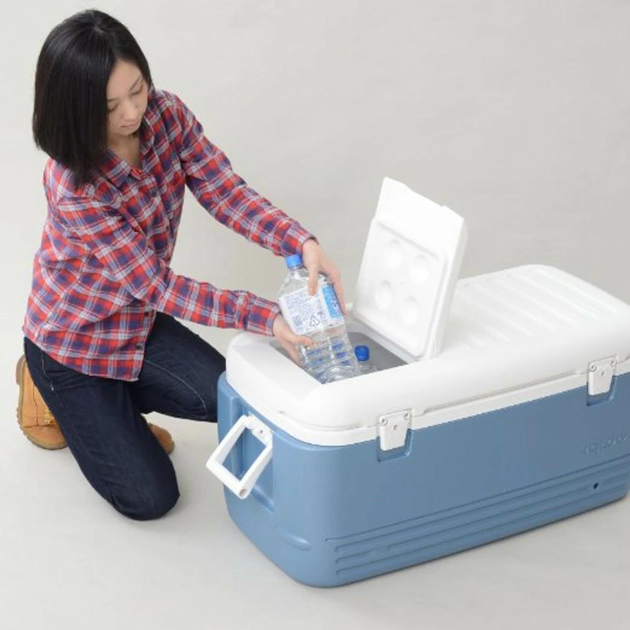 Igloo MaxCold 100 Quart Camping Cool Box 7 Igloo MaxCold 100 Quart Camping Cool Box - Image 5