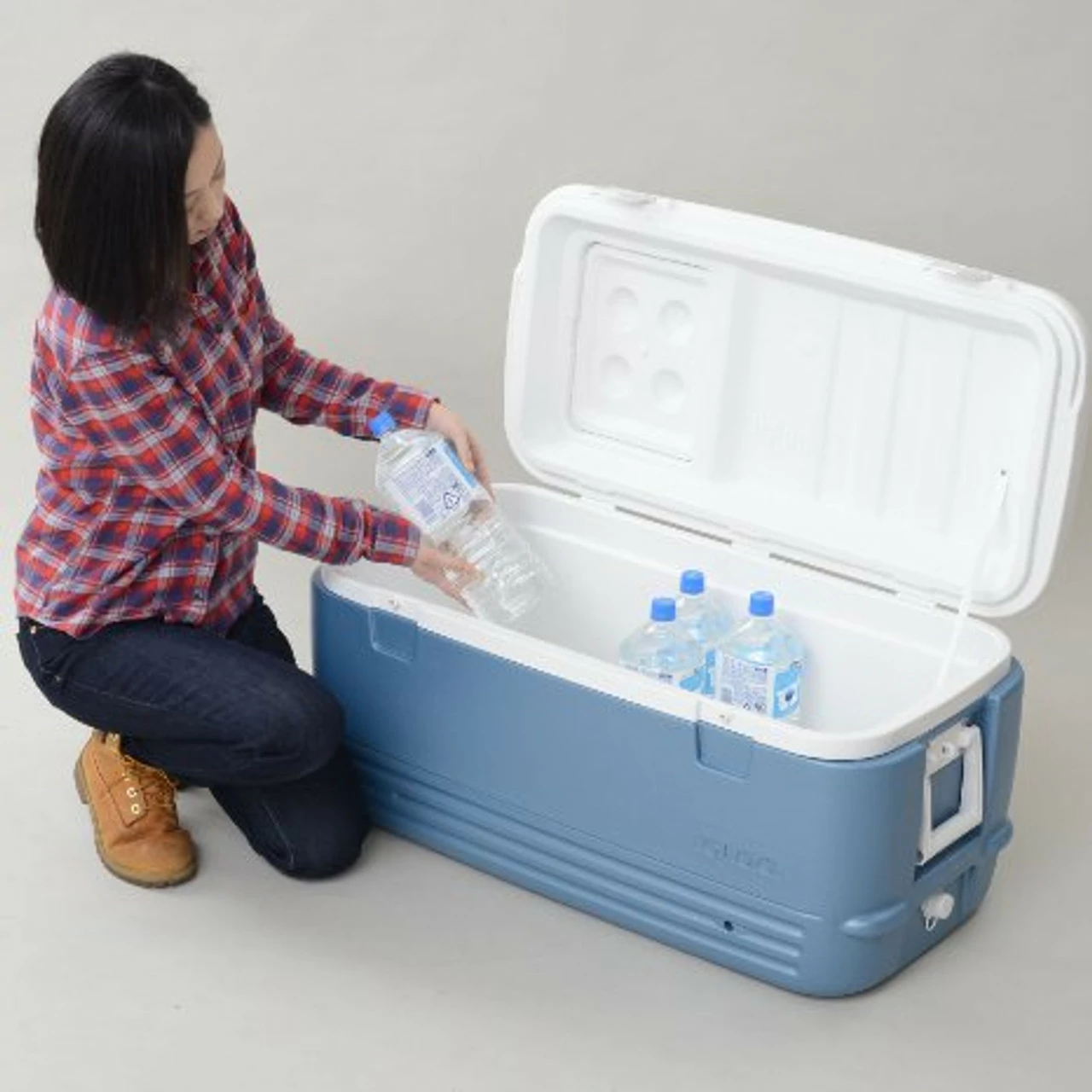 Igloo MaxCold 100 Quart Camping Cool Box 9 Igloo MaxCold 100 Quart Camping Cool Box - Image 7