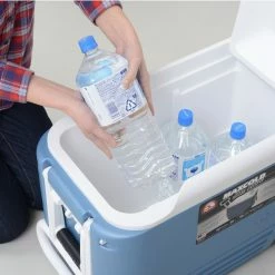 Igloo MaxCold 40 Wheeled Ice 38 Litre Cool Box -Bestway Shop maxcold 40 quart open filling 06010.1425290293