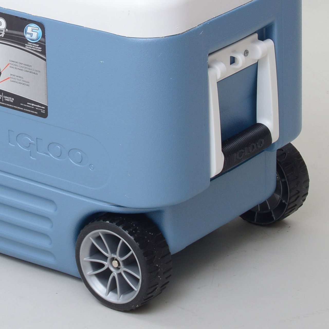 Igloo MaxCold 40 Wheeled Ice 38 Litre Cool Box Igloo MaxCold 40 Wheeled Ice 38 Litre Cool Box -Bestway Shop
