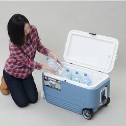 Igloo MaxCold 60 Roller Cool Box Wheeled Ice Chest 13 Igloo MaxCold 60 Roller Cool Box Wheeled Ice Chest -Bestway Shop maxcold 60 quart open filling 23805.1425296394