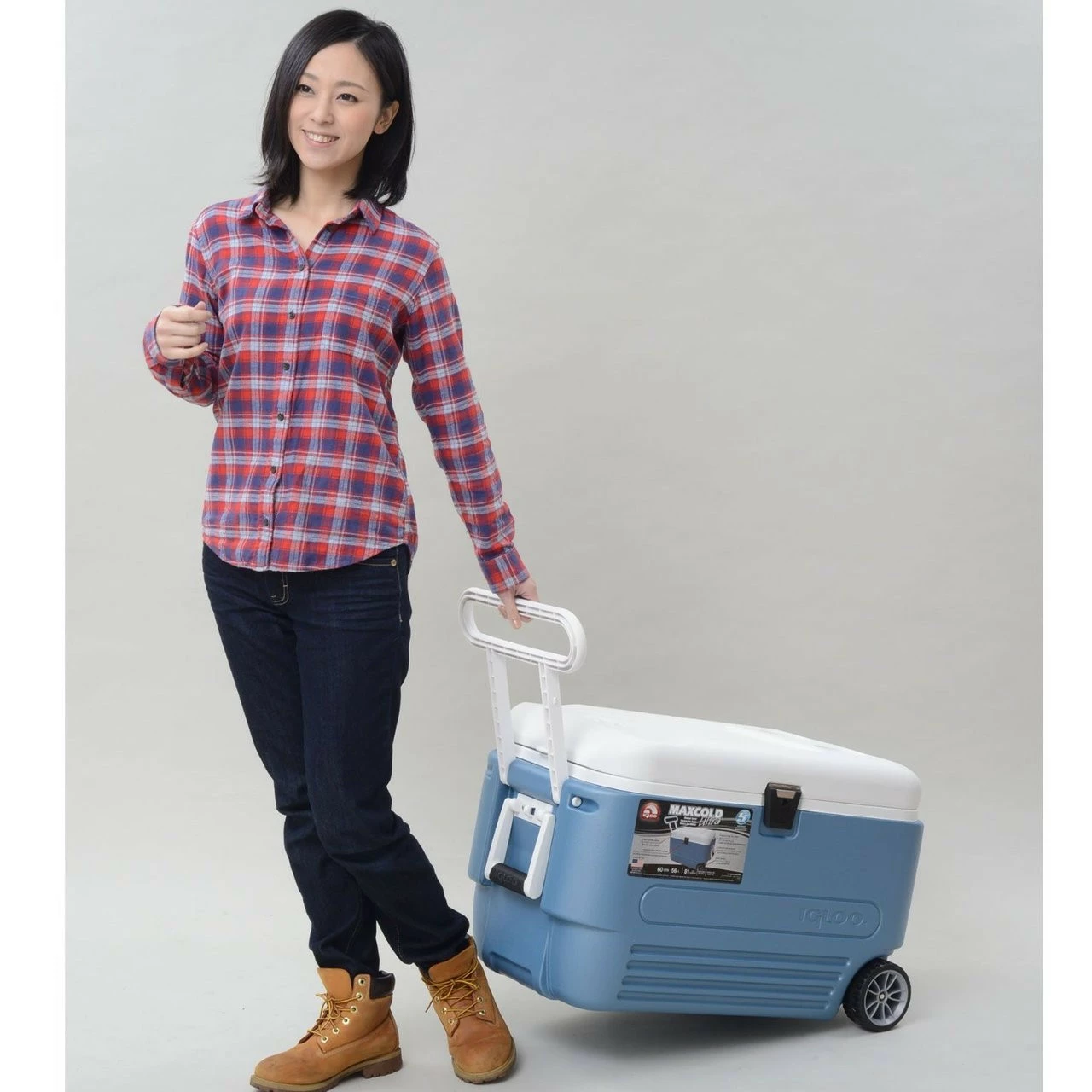 Igloo MaxCold 60 Roller Cool Box Wheeled Ice Chest 8 Igloo MaxCold 60 Roller Cool Box Wheeled Ice Chest - Image 6