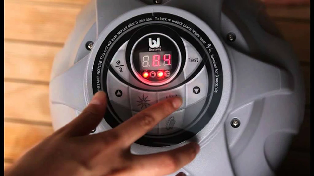 Bestway Lay-Z-Spa Miami Inflatable Jacuzzi Style Portable Hot Tub 6 Bestway Lay-Z-Spa Miami Inflatable Jacuzzi Style Portable Hot Tub - Image 4